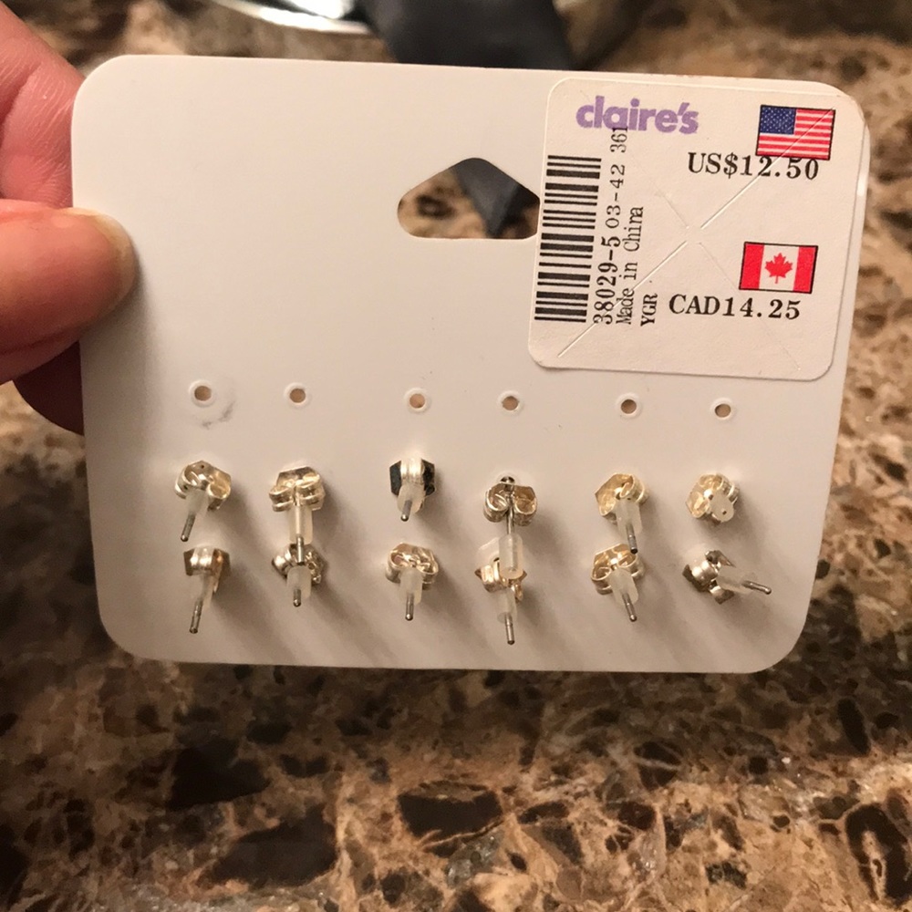 6 pairs of multi colored stud earrings - Picture 2 of 2